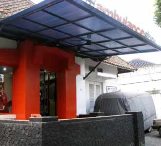 Rumah Hantu Jadi Distro