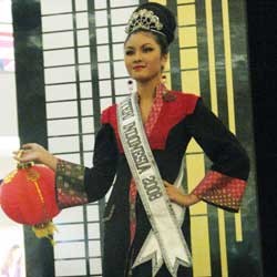 Batik Bercitarasa Oriental Ala Allure