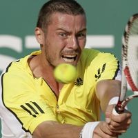 Safin Kembalikan Hewitt ke Bumi  