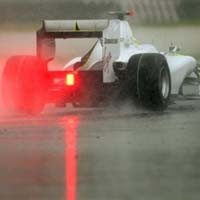 Menunggu Nasib Brawn dan Kekacauan Lain di F1