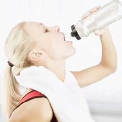 Walau Tak Ditelan, Minuman Berenergi Tetap Berguna Lho!