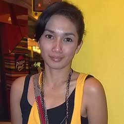 Ussy Sulistiawaty Ngayal Duet Bareng Iwan Fals