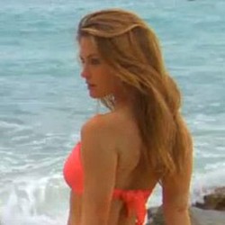 Wow! Pacar Leonardo DiCaprio Kembali Topless