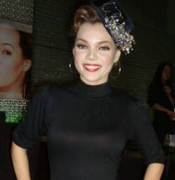 Digugat cerai, Dewi Sandra Pasrah