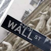 Dow Jones Ngebut, Nasdaq Lambat 