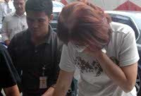 Jaksa Ester dan Dara Melarikan Diri?