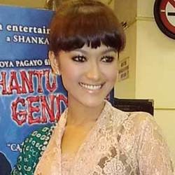 Julia Perez Siap Digugat Waria