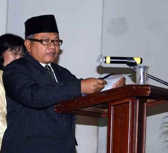 AM Romly Raih Gelar Doktor