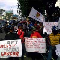 DPT Amburadul, Pak RT dan Pak RW Demo KPUD