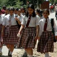 Siswa SD Meninggal Setelah Dijemur di Bawah Sinar Matahari!