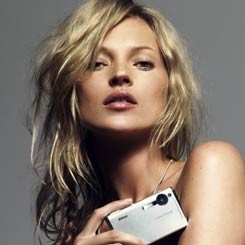 Kate Moss Berhenti Mabuk Gara-gara Infeksi