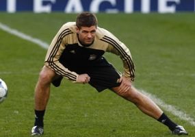 Gerrard Absen Jamu Arsenal
