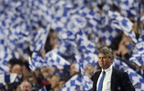 Piala FA Hadiah Perpisahan Hiddink