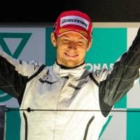 Button Tak Bisa Melawan