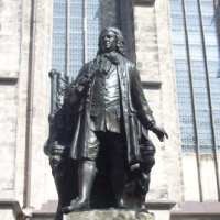 Berziarah ke Makam Bach