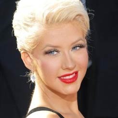Christina Aguilera Ingin Striptis di Burlesque