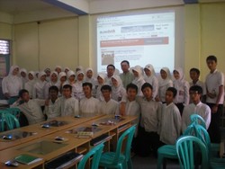 Pelatihan Blog di SMK Triple J Citeureup