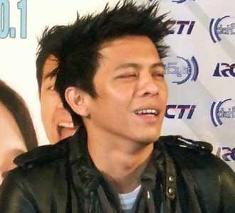 Ariel Ngaku Pacari Luna