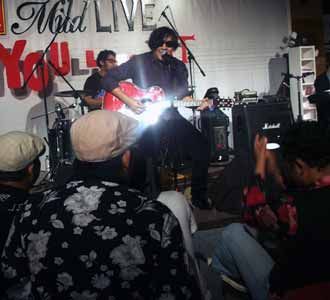 Naif Konser di Rumah
