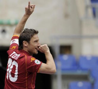 Roma Mengejar 4 Besar