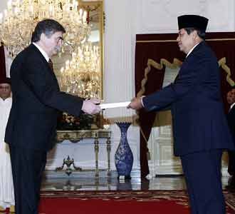 SBY Terima 4 Dubes Negara Sahabat