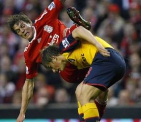 Delapan Gol di Anfield, Liverpool Tertahan