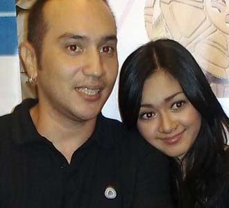 Rischa Lengket Dengan Gary Iskak