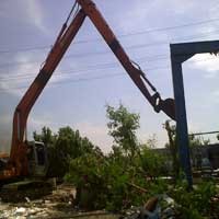 Menyalahi Aturan, Gudang PT Kalimaya Dibongkar Paksa