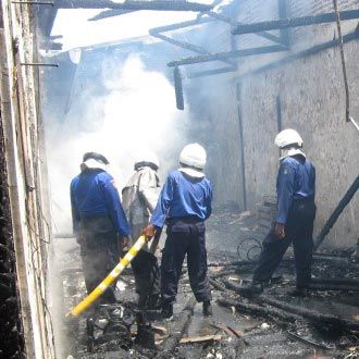 Api Jilat Rumah Bos RM Mbok Berek