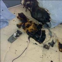 Charger Ponsel Bikin Rumah Kebakaran