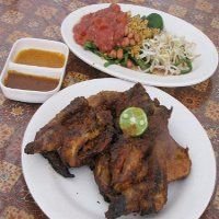 Berburu Ayam Taliwang Yuk!