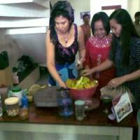 Nasabah Bank Century Paksa Karyawan Bikin Rujak