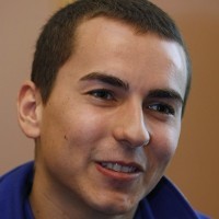 Optimistis, Lorenzo Penasaran Jika Hujan