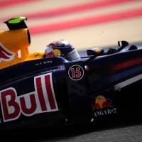 Vettel Diuntungkan Bahan Bakar