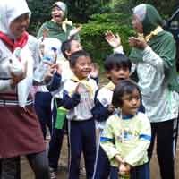 Peringati Hari Bumi, TK Dunia Ceria Krian Gelar Outbond