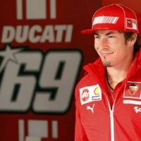 Ditabrak Takahashi, Hayden Enggan Seperti Bayi