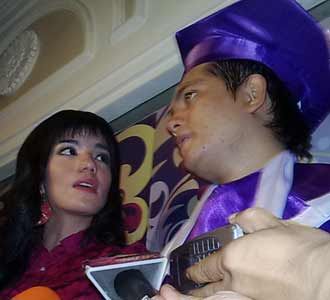 Sheila Marcia Temani Kekasih Diwisuda