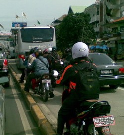 Razia Penerobos Busway Berlanjut