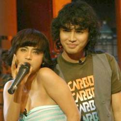 Dikabarkan Hamil, Dewi Persik Pamer Perut