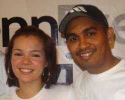 Glenn Fredly Bikin Mata Dewi Sandra Bengkak