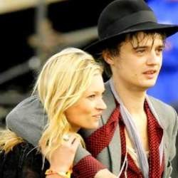 Mantan Pacar Kate Moss Diduga Kena Flu Babi
