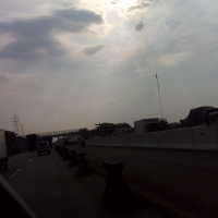 Jalan Tol Cikampek Macet Total Sepanjang 3 KM 