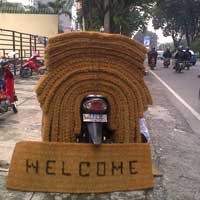 Marak Keset Modern, Keset Sabut Kelapa Tetap Laris Manis