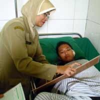 Kecelakaan, Rizal Kerjakan Unas di Rumah Sakit