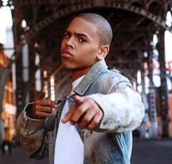 Chris Brown Ngotot Sidang Pemukulan Rihanna Dibatalkan