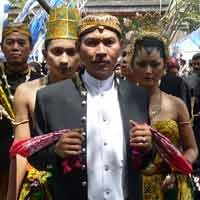 Prosesi Manten Tebu Buka Musim Giling 2009