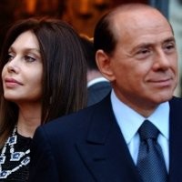 Berlusconi di Ambang Perceraian