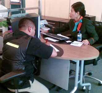 Nasabah Bank IFI Mulai Tarik Dana