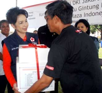 PMI DKI Beri Bantuan Korban Situ Gintung 