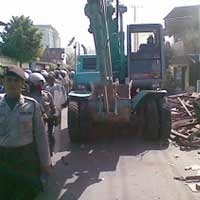 Halangi Protes Warga, Ratusan Aparat Keamanan Dikerahkan 